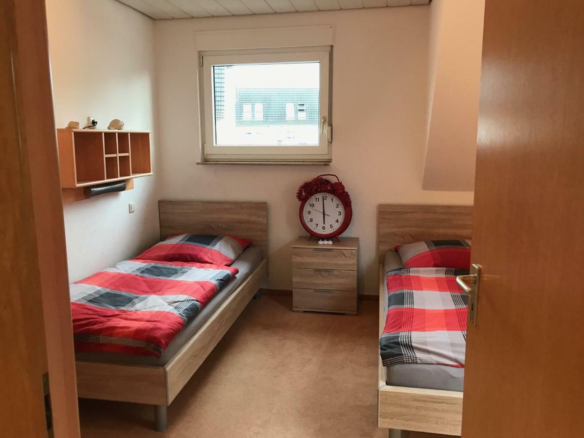 Messe Cgn/Dus Grossraeumige Wohnung In Guter Verkehrslage 레버쿠젠 외부 사진