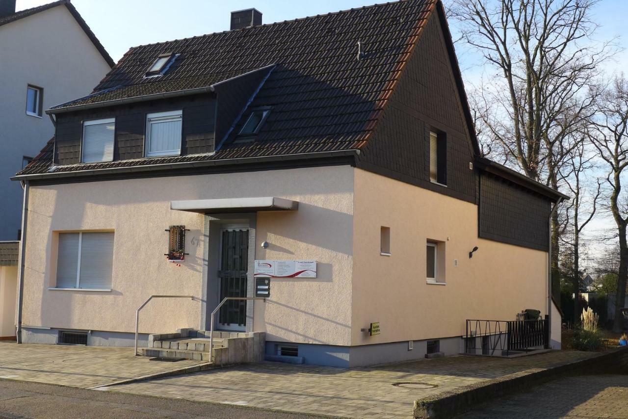 Messe Cgn/Dus Grossraeumige Wohnung In Guter Verkehrslage 레버쿠젠 외부 사진