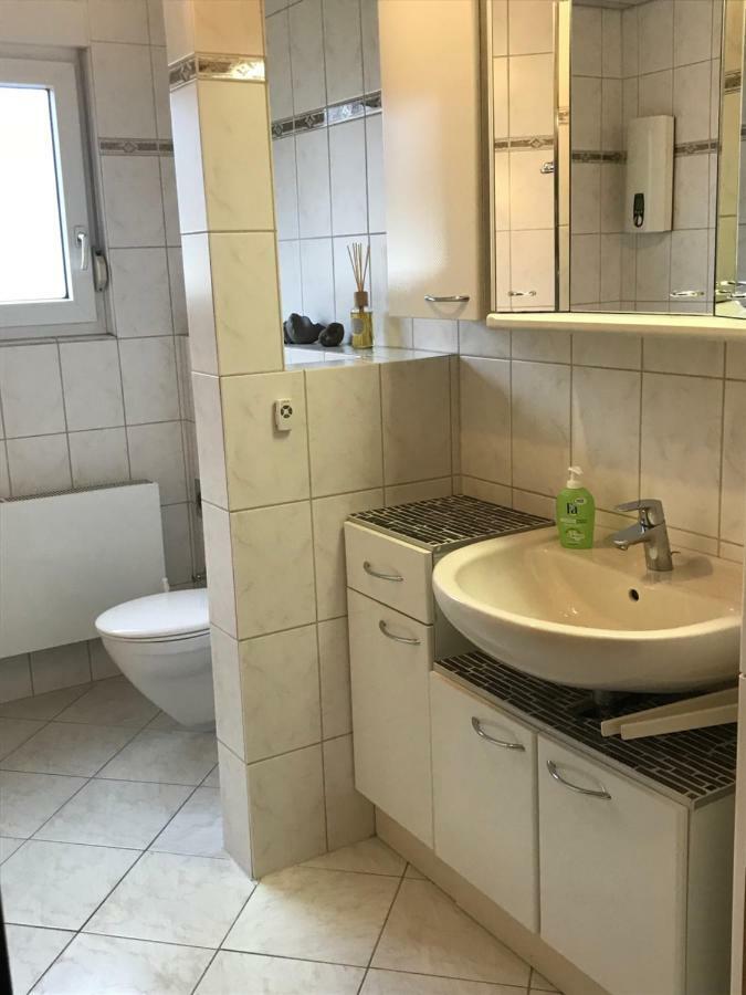 Messe Cgn/Dus Grossraeumige Wohnung In Guter Verkehrslage 레버쿠젠 외부 사진